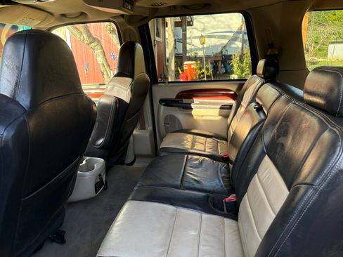 Used 2005 Ford Excursion Eddie Bauer image 11