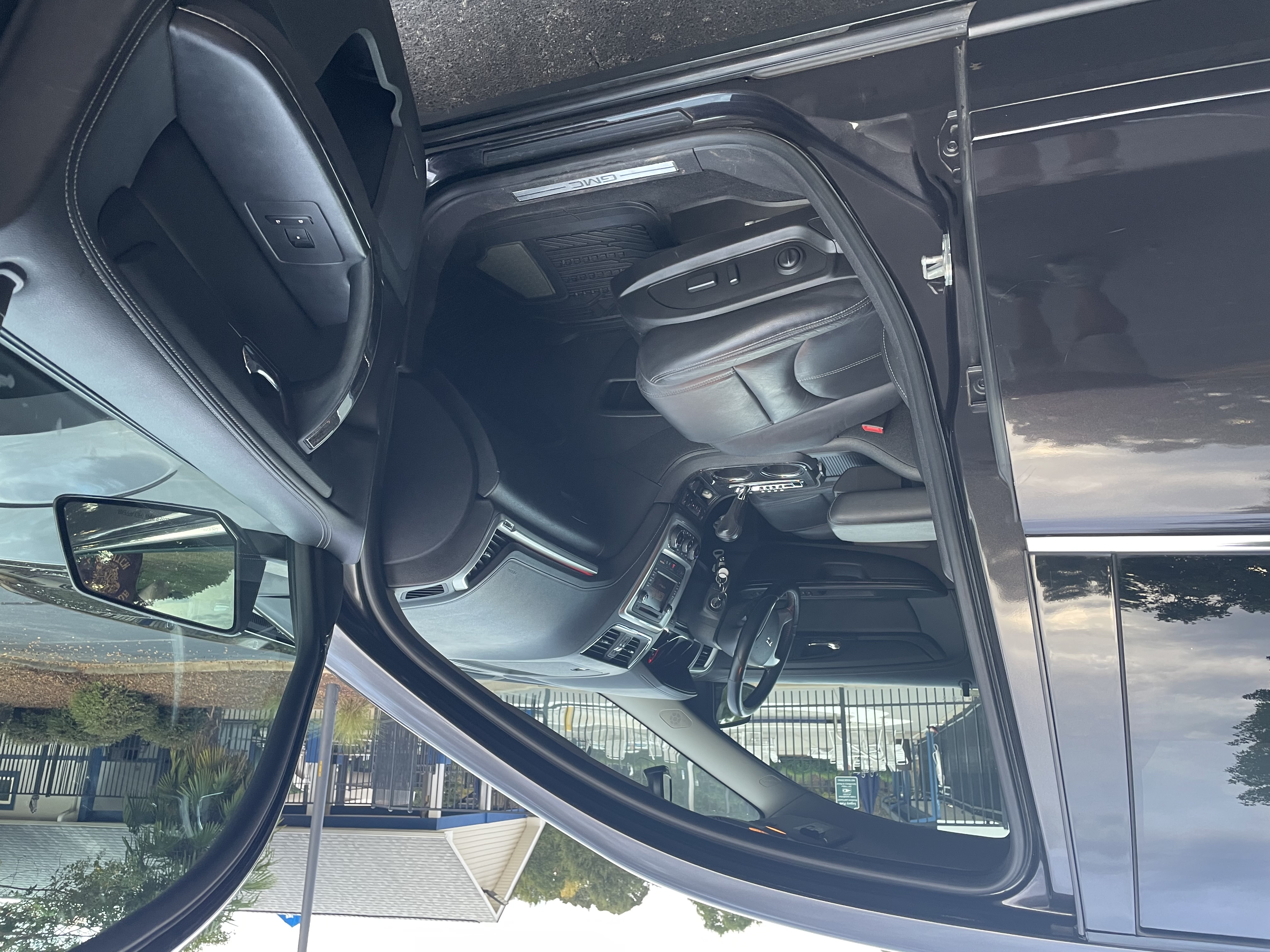 Used 2017 GMC Acadia Limited SLT AWD/4WD image 12