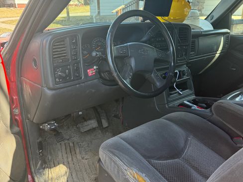 Used 2007 Chevrolet Silverado 2500 LT w/ Heavy-Duty Power Package image 6