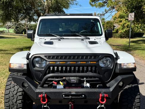 Used 2023 Jeep Wrangler Rubicon w/ Cold Weather Group image 4