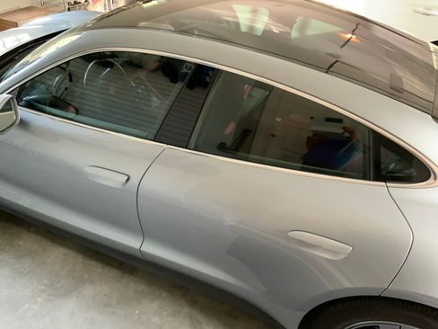 Used 2021 Porsche Taycan 4S image 11