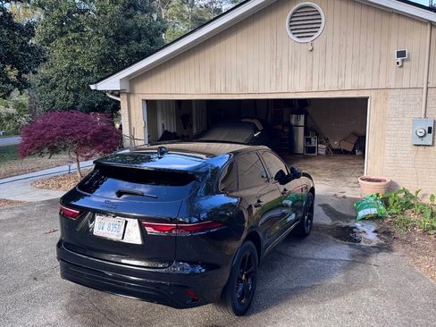 Used 2022 Jaguar F-PACE S image 6