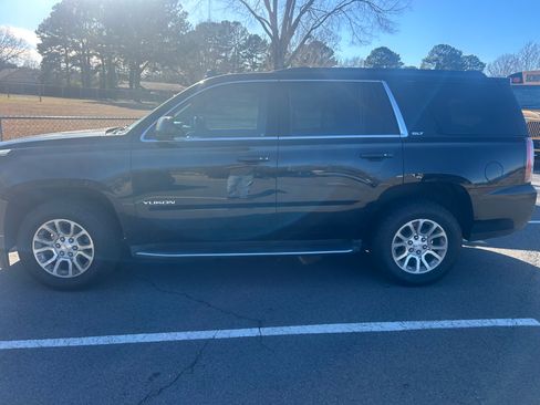 Used 2017 GMC Yukon SLT image 4