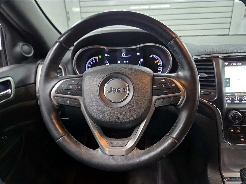 Used 2017 Jeep Grand Cherokee Altitude AWD/4WD image 12