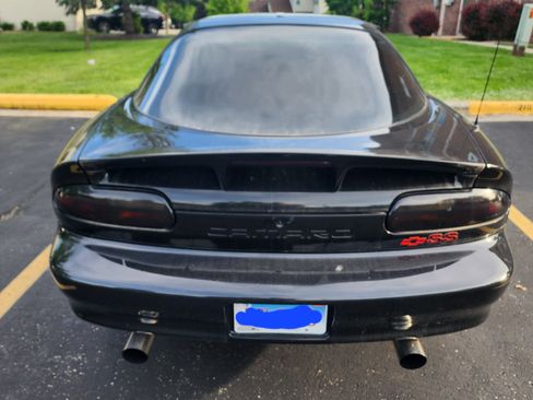 Used 2000 Chevrolet Camaro Z28 w/ SS Performance/Appearance Pkg image 2