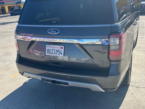 Used 2018 Ford Expedition Max Limited w/ Equipment Group 301A image 8