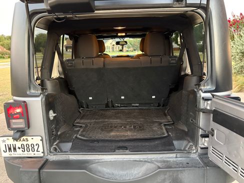 Used 2016 Jeep Wrangler Unlimited Sport w/ Quick Order Package 24S AWD/4WD image 14