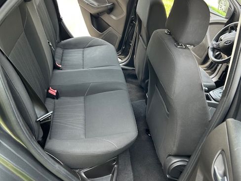 Used 2016 Ford Focus SE w/ Reverse Sensing Package image 6