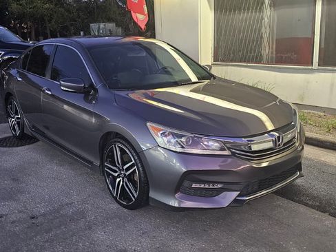 Used 2017 Honda Accord Sport Special Edition image 4