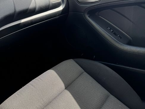 Used 2017 Kia Forte LX image 16