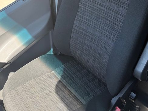 Used 2015 Mercedes-Benz Sprinter 2500 image 21