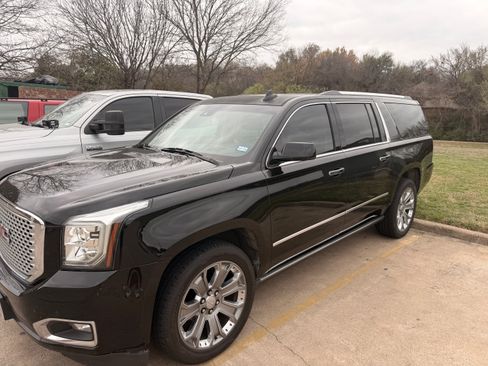 Used 2015 GMC Yukon XL Denali w/ Premium Package image 1