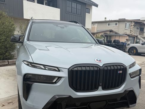 Used 2023 BMW X7 M60i w/ Executive Package image 1