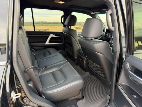 Used 2021 Toyota Land Cruiser Heritage Edition image 17
