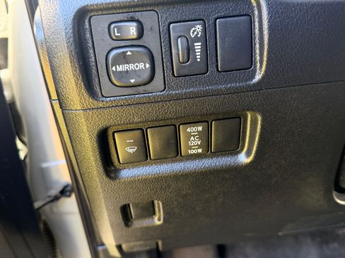 Used 2019 Toyota 4Runner SR5 AWD/4WD image 11