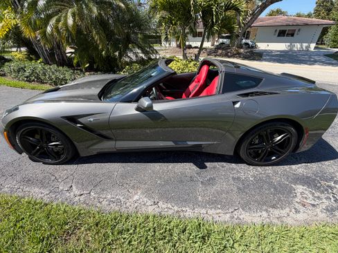 Used 2016 Chevrolet Corvette Stingray Coupe RWD image 6
