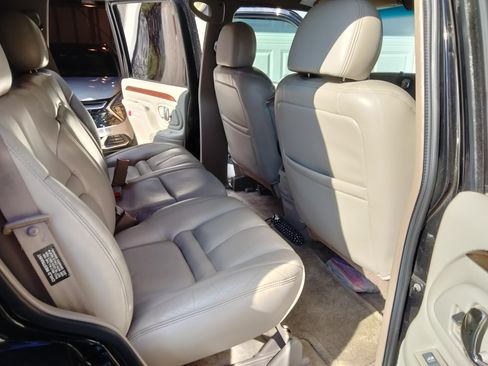 Used 2000 Cadillac Escalade 4WD image 9