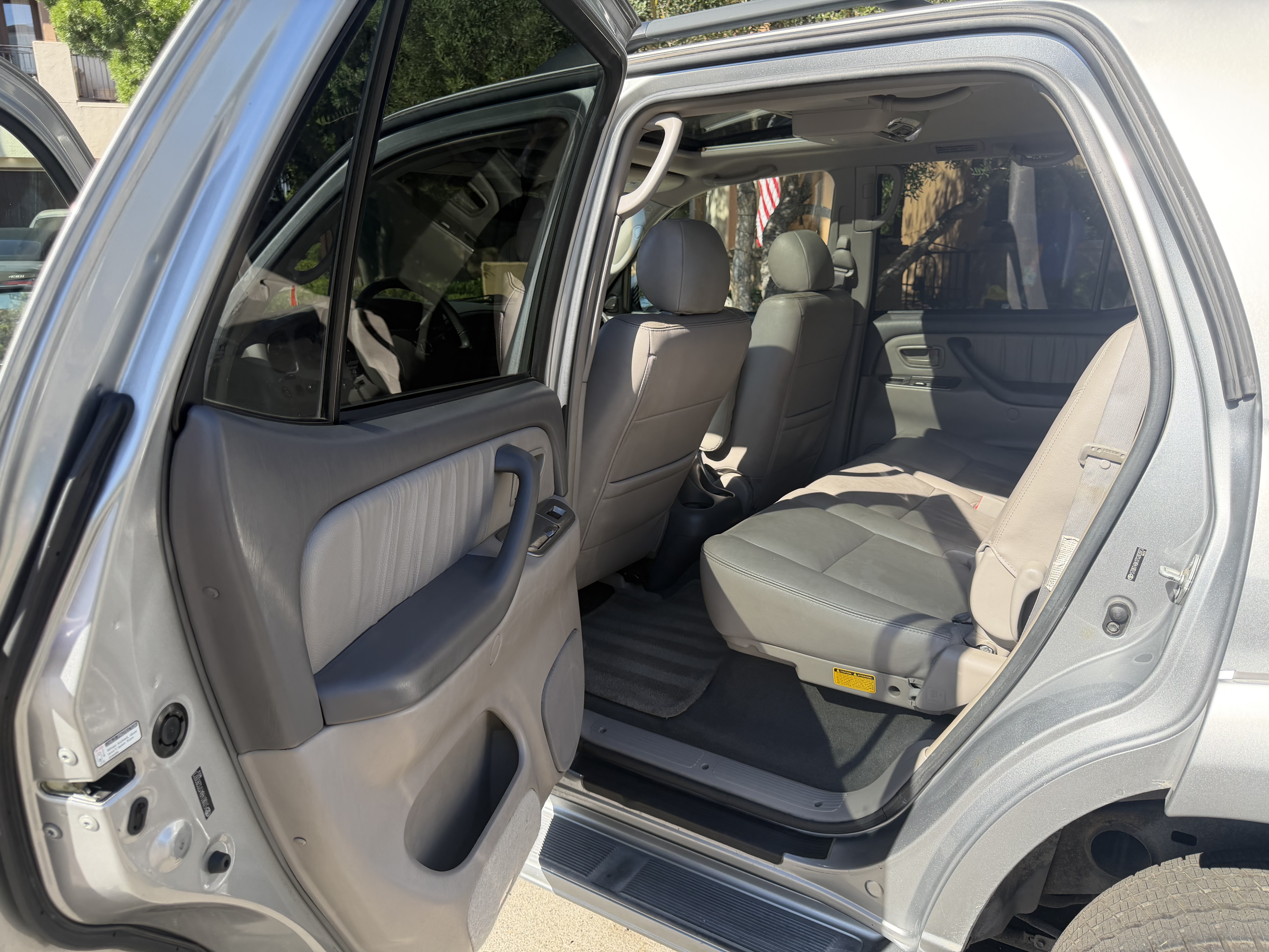 Used 2007 Toyota Sequoia Limited AWD/4WD image 4
