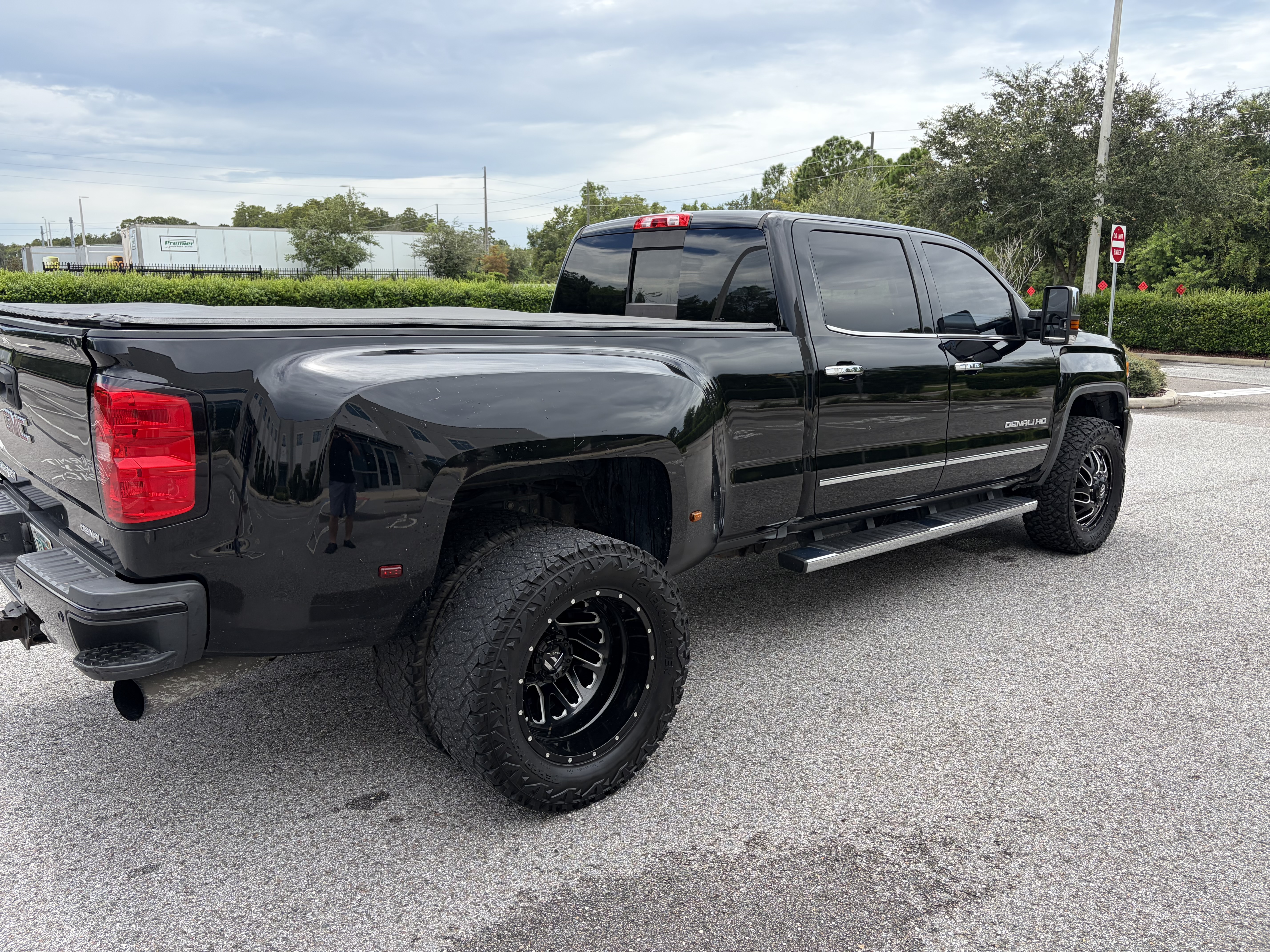 Used 2018 GMC Sierra 3500 Denali w/ Duramax Plus Package AWD/4WD image 11