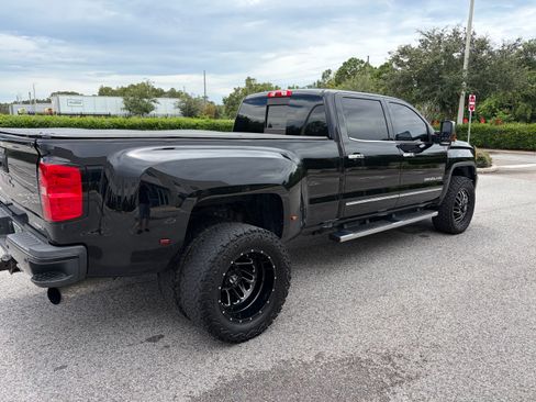 Used 2018 GMC Sierra 3500 Denali w/ Duramax Plus Package AWD/4WD image 11