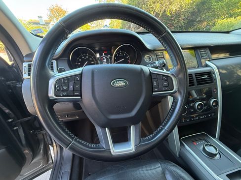 Used 2017 Land Rover Discovery Sport HSE AWD/4WD image 8