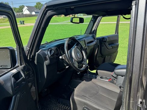 Used 2016 Jeep Wrangler Unlimited Sport w/ Quick Order Package 24S AWD/4WD image 11