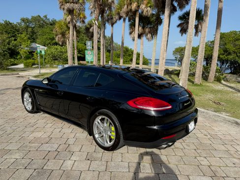 Used 2015 Porsche Panamera S RWD image 5