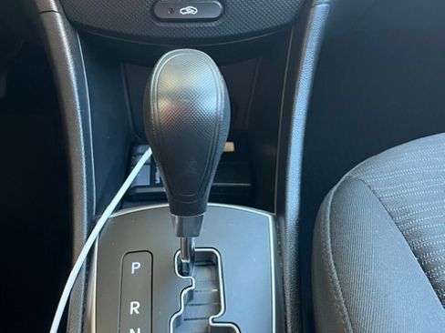 Used 2017 Hyundai Accent SE FWD image 17