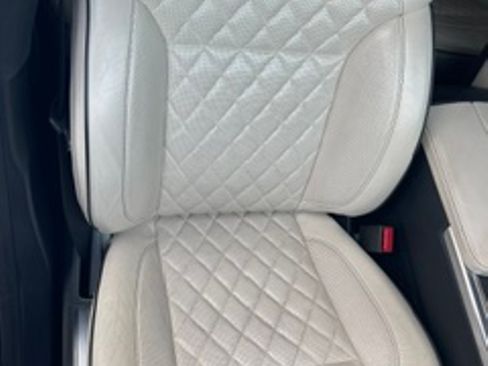 Used 2016 Mercedes-Benz GL 550 4MATIC image 12