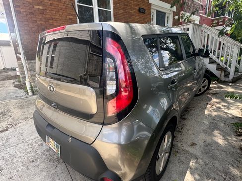 Used 2016 Kia Soul w/ Convenience Package FWD image 5