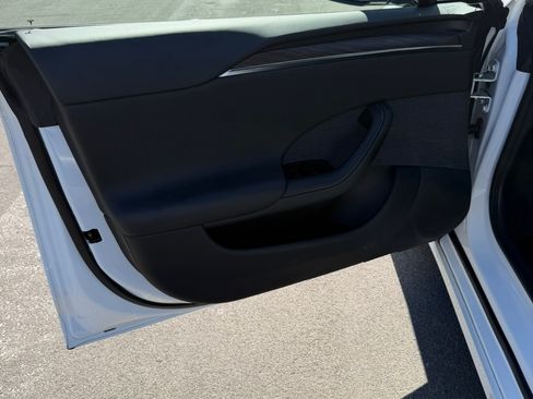 Used 2022 Tesla Model S Standard Range image 11