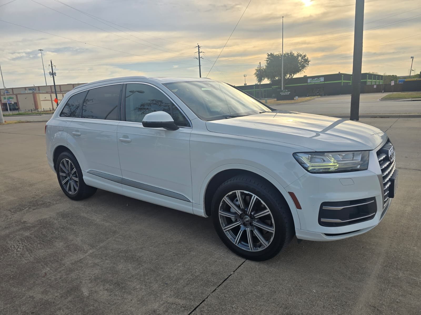Used 2017 Audi Q7 3.0T Premium Plus w/ Premium Plus Package AWD/4WD image 1