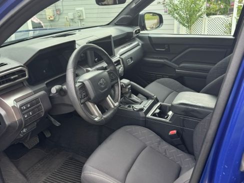 Used 2024 Toyota Tacoma SR5 AWD/4WD image 19