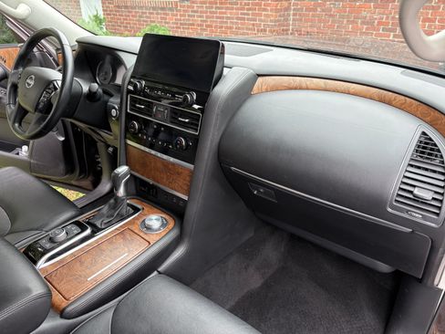 Used 2022 Nissan Armada SL w/ Captain's Chairs Package AWD/4WD image 22