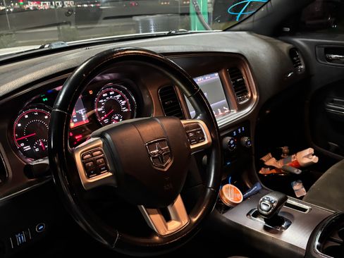 Used 2014 Dodge Charger SXT image 15