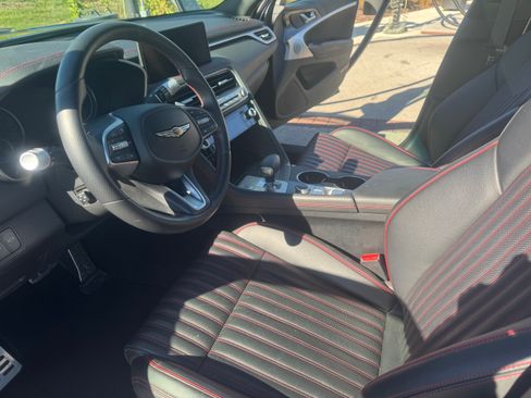 Used 2024 Genesis G70 2.5T w/ Sport Prestige Package image 10