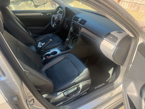 Used 2014 Volkswagen Passat TDI SE FWD image 6
