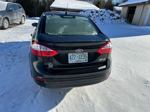 Used 2017 Ford Fiesta SE w/ Cold Weather Package image 5