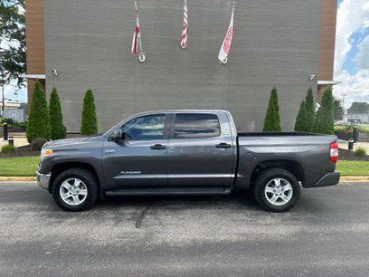 Used 2017 Toyota Tundra SR5 w/ SR5 Upgrade Package