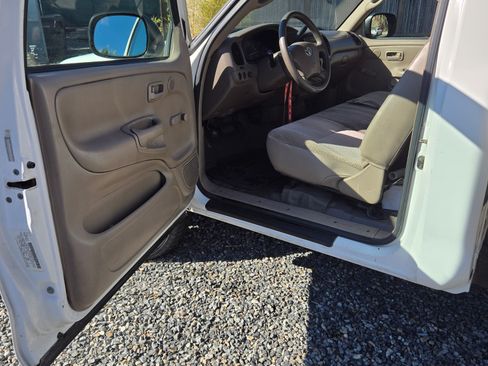 Used 2003 Toyota Tundra 2WD Regular Cab image 10