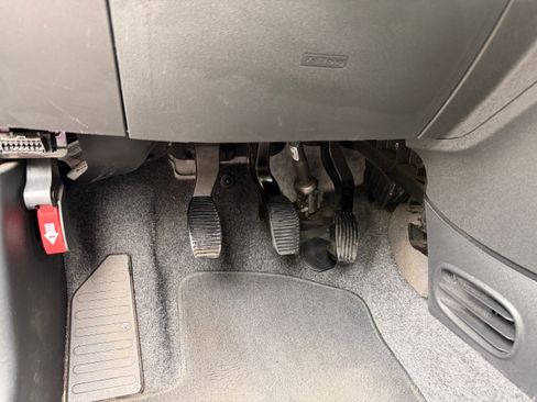 Used 2013 FIAT 500 Turbo w/ Beats Audio Pkg FWD image 16
