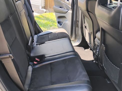 Used 2019 Jeep Grand Cherokee Altitude image 12