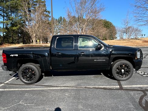 Used 2013 Chevrolet Silverado 1500 LTZ w/ LTZ Plus Package image 2
