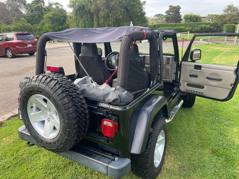 Used 2005 Jeep Wrangler Rubicon AWD/4WD image 8
