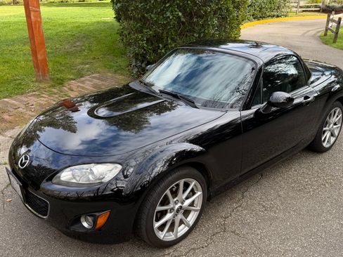 Used 2010 MAZDA MX-5 Miata Grand Touring w/ Premium Pkg image 17