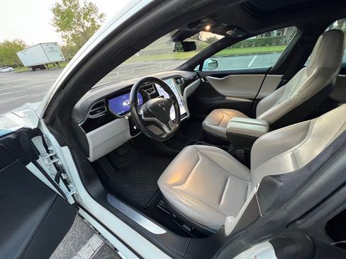 Used 2015 Tesla Model S 70D image 14
