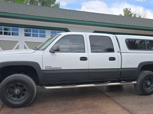 Used 2006 GMC Sierra 2500 SLT w/ Heavy-Duty Power Package AWD/4WD image 1