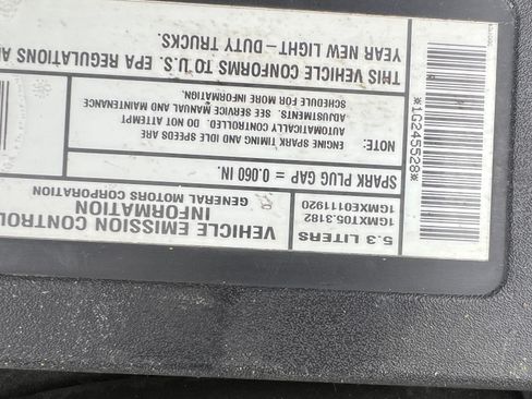 Used 2001 Chevrolet Suburban LT w/ LT Preferred Equipment Group image 6