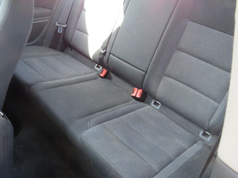 Used 2012 Volkswagen Golf 2.5L Hatchback 2D image 12