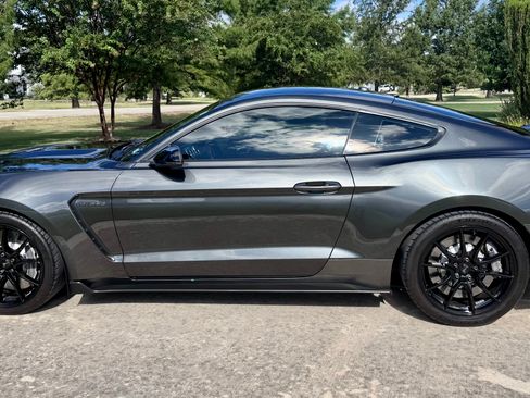 Used 2019 Ford Mustang Shelby GT350 w/ Technology Package RWD image 1